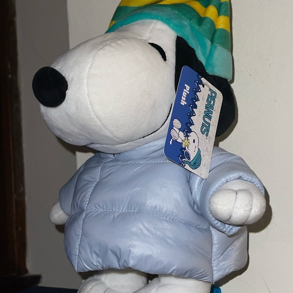 VIRAL Peanuts PUFFER JACKER Snoopy Plush WITH TAG